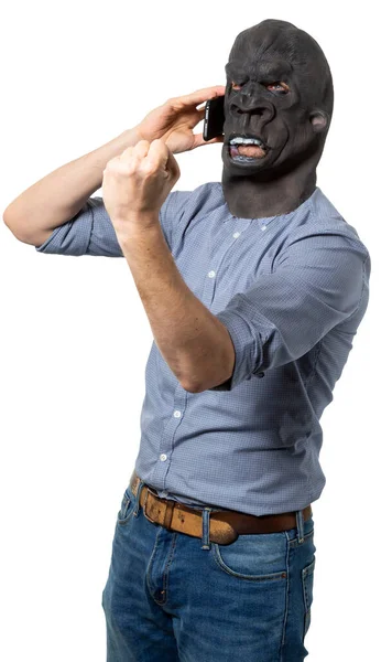 Man Met Gorilla Masker Die Telefoneert Vuist Schudt Van Woede — Stockfoto