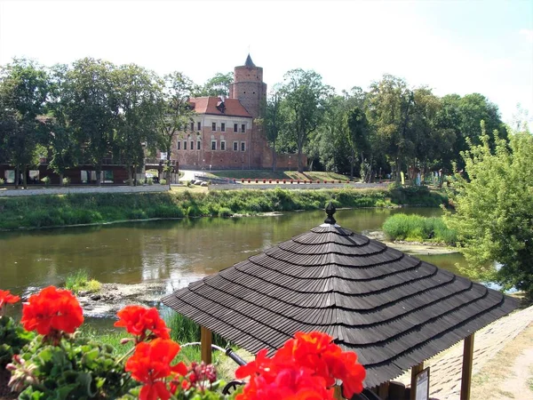 Κάστρο Στο Uniejow Θέα Από Τον Ποταμό Warta Πολωνία — Φωτογραφία Αρχείου