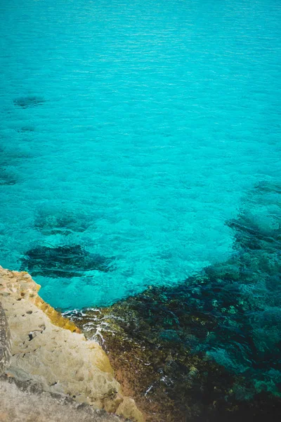 Imagem Fundo Com Espaço Cópia Azul Turquesa Claro Mar Mediterrâneo — Fotografia de Stock