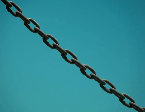 Chain Against Blue Sky — Stock Photo, Image