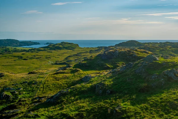 İskoçya'da Iona Isle üzerinde Yaz Akşamı Görünümü