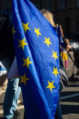 Brexit Karşıtı Protestocu Avrupa Birliği Yanlısı Bir Avrupa Bayrağı Taşıyor 