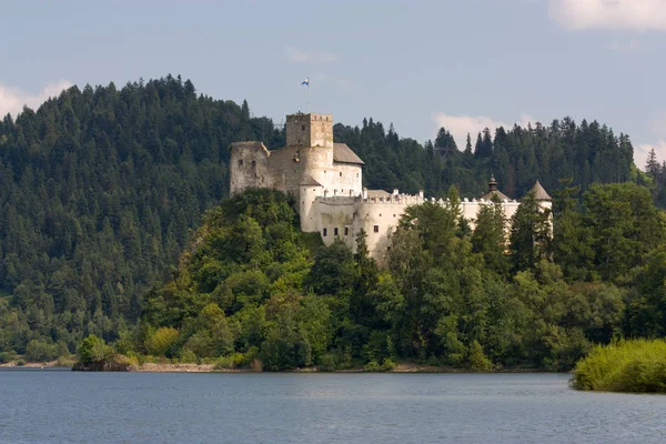 Stone Medieval Castle Lush Greenery Lake — Stock Photo, Image