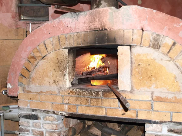 Wood Fired Pizza Oven Met Houten Peel — Stockfoto