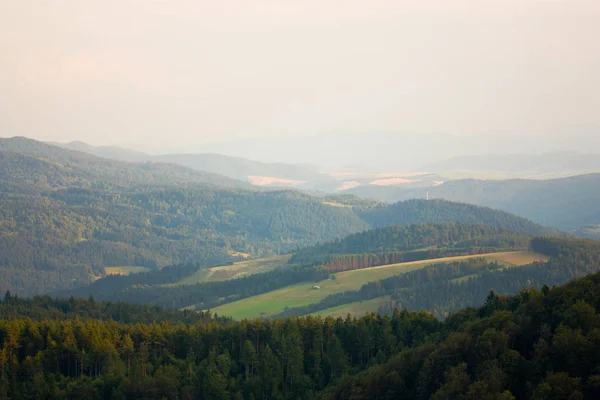 Malerischer Blick Auf Grüne Berglandschaft — Stockfoto