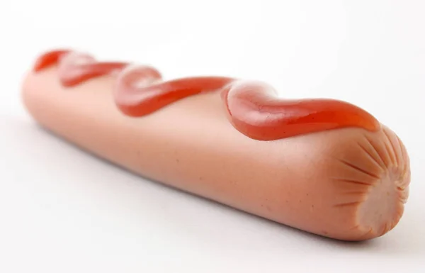 Hühnerwurst Mit Ketchup Isoliert Auf Weißem Hintergrund — Stockfoto