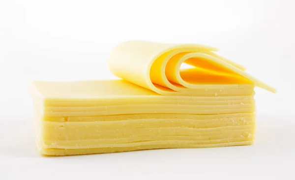 Φρέσκο Τυρί Φέτες Που Απομονώνονται Λευκό Φόντο — Φωτογραφία Αρχείου