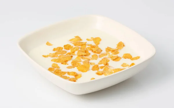 Tigela Batatas Fritas Cereais Com Leite Isolado Fundo Branco — Fotografia de Stock