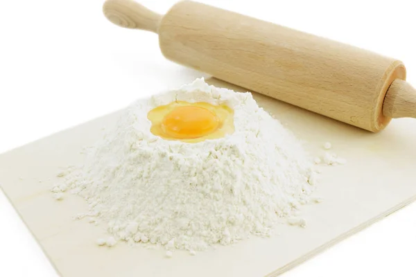 Roller Pin Wooden Board Flour Raw Egg — Stock Photo, Image