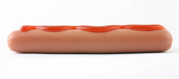 Hühnerwurst Mit Ketchup Isoliert Auf Weißem Hintergrund — Stockfoto