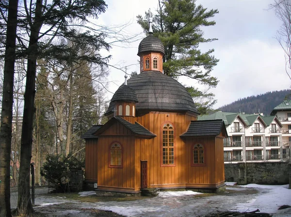 Oude Houten Kerk Het Bos Rechtenvrije Stockafbeeldingen