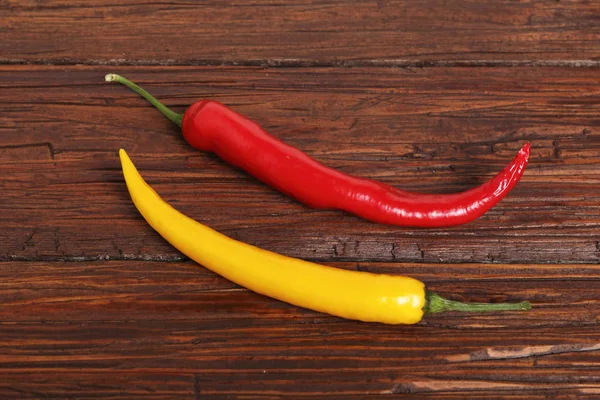 Pimientos Cayena Sobre Fondo Madera — Foto de Stock