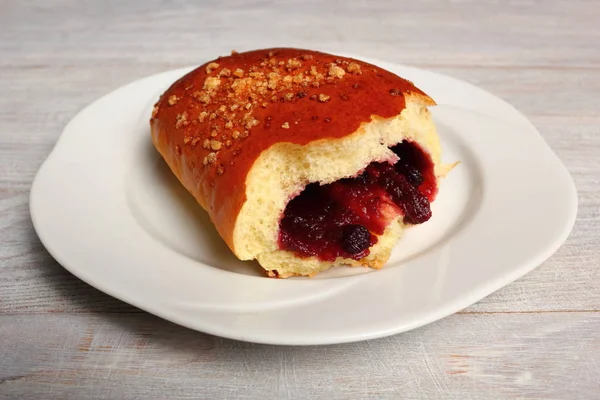 Blueberry Bun Bun Made Yeast Dough Filled Bilberries Delicately Covered — Stock Photo, Image