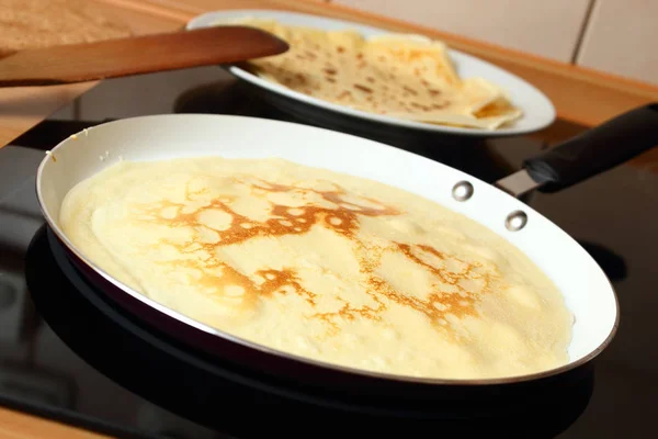 Making Pancake Crepes Home — Stock Photo, Image