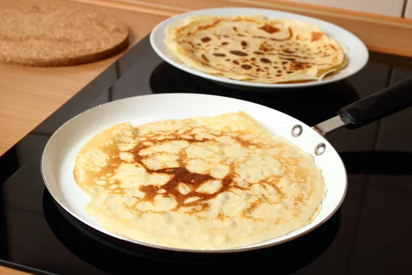 Making Pancake Crepes Home — Stock Photo, Image
