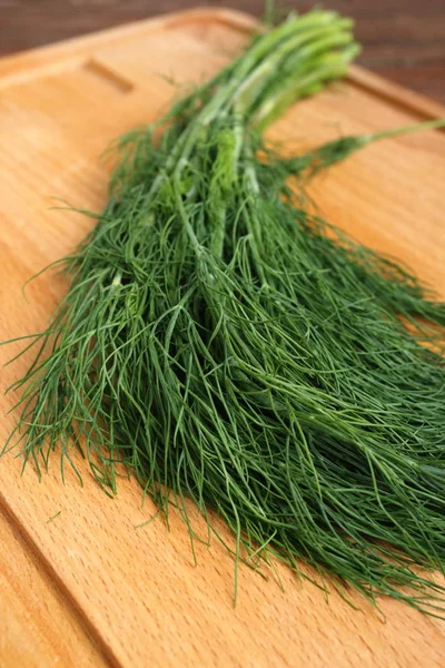 Dill Cutting Board — Stock Photo, Image