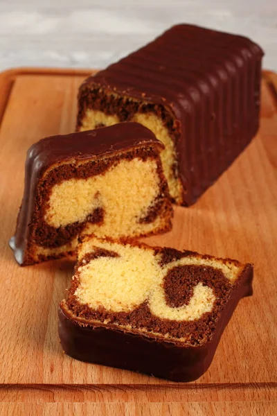 초콜릿 대리석 덩어리 케이크 — 스톡 사진