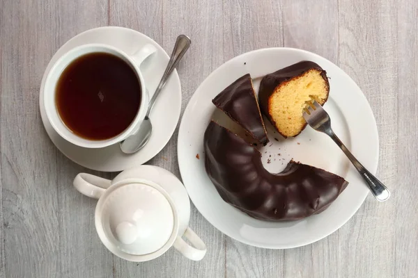 Bundt Cake Chocolate Glaze — Stock Photo, Image
