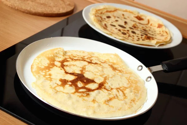 Making Pancake Crepes Home — Stock Photo, Image