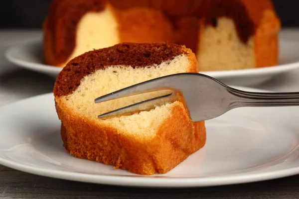 Шоколадный Ванильный Мраморный Торт — стоковое фото