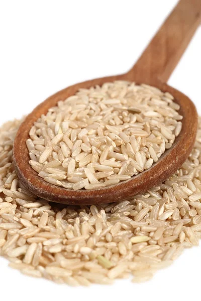 Arroz Integral Grano Largo Sobre Cuchara Madera Aislado Sobre Fondo —  Fotos de Stock