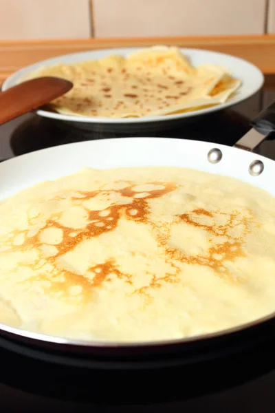 Making Pancake Crepes Home — Stock Photo, Image