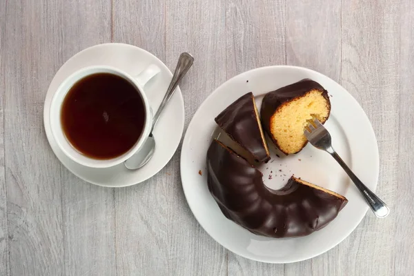 チョコレート艶出しとブント ケーキ — ストック写真