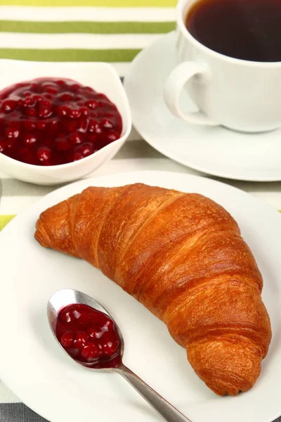 Croissant Thé Confiture Petit Déjeuner Continental — Photo