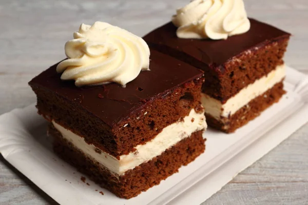 Cream Pie Chocolate Sponge Cake Filled Whipped Cream — Stock Photo, Image