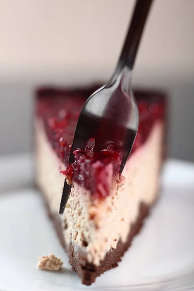 Cheesecake Σοκολάτα Ψίχα Βάσης Ολοκληρώνεται Βατόμουρο Ζελέ — Φωτογραφία Αρχείου