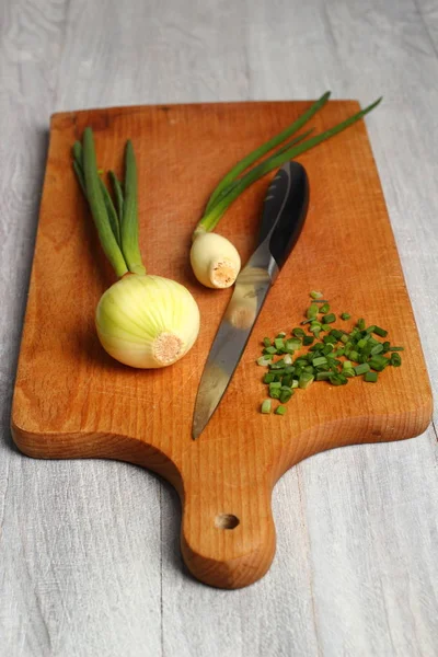 Cebolletas Tabla Cortar — Foto de Stock