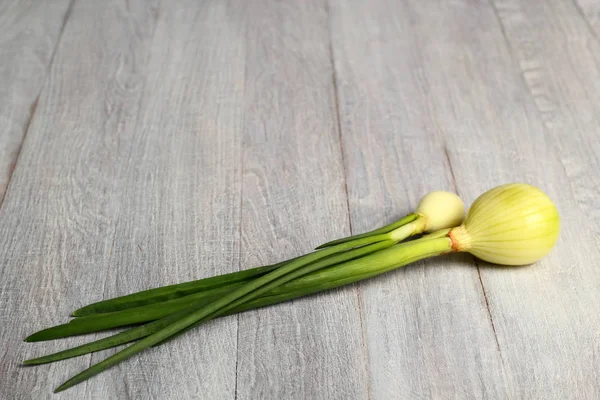 Spring Onions Wooden Background — Stock Photo, Image