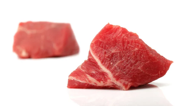 Ruwe Kalfsvlees Segmenten Geïsoleerd Witte Achtergrond — Stockfoto