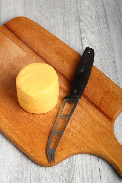 Queso Cheddar Tablero Cocina — Foto de Stock