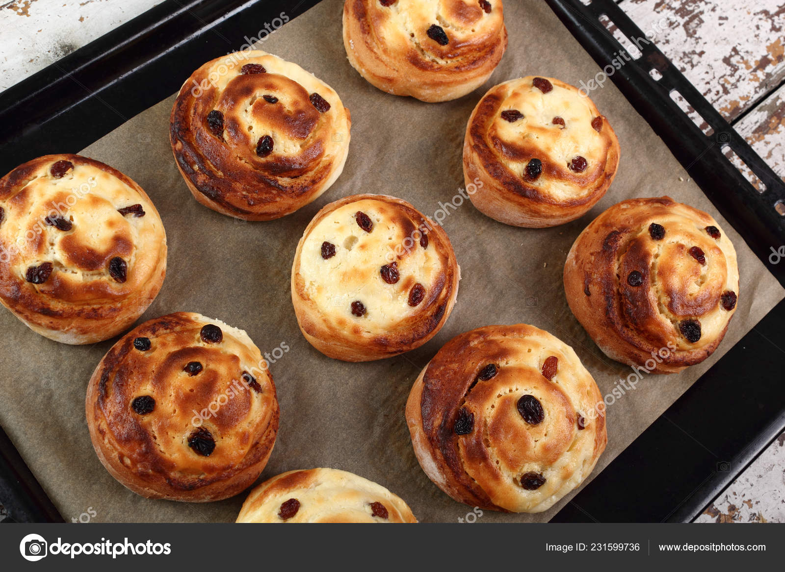 Bread Roll Raisins Cottage Cheese Filling — Stock Photo © ffolas 231599736