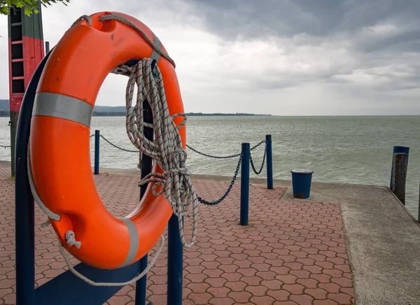 Boya Salvavidas Muelle Lago Balaton Keszthely Hungría — Foto de Stock