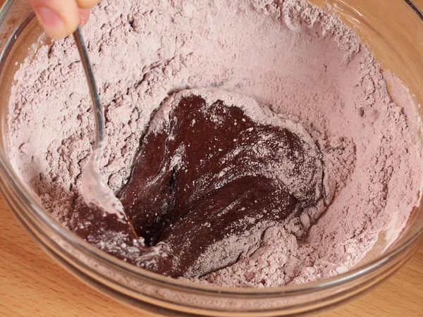 Змішування Робимо Заморожування Виготовлення Шоколадного Шару Торта Начинкою Вершкового Сиру — стокове фото