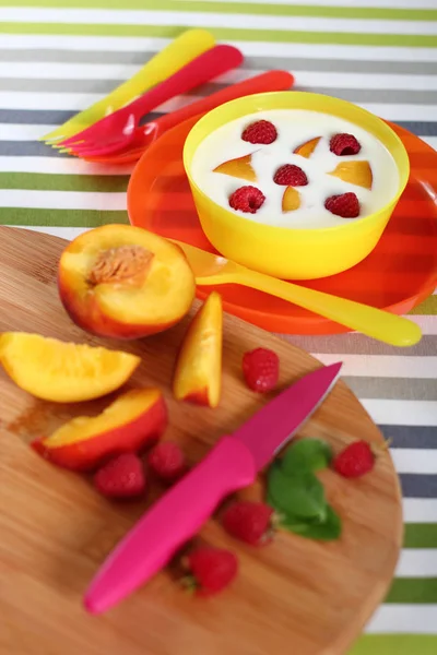 Fruta Yogur Alimentación Saludable Melocotón Frambuesas —  Fotos de Stock