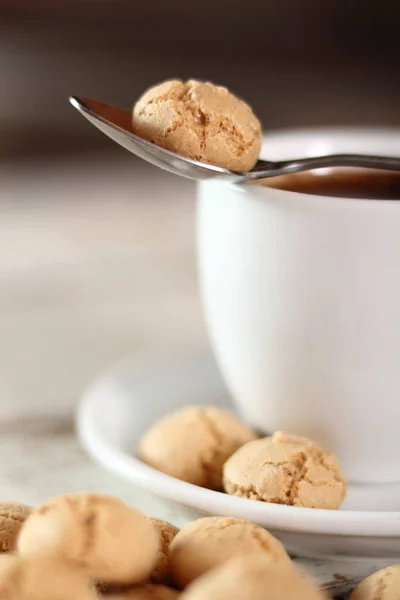 Amaretti Kekse Und Kaffeetasse — Stockfoto