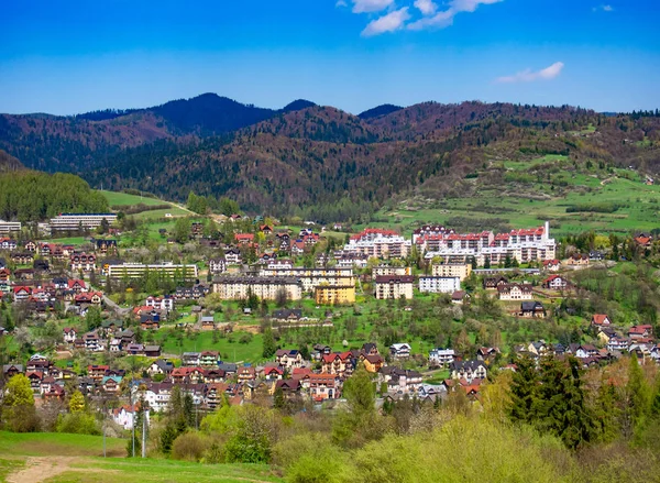 Πόλη Θέρετρο Szczawnica Άνοιξη Πολωνία — Φωτογραφία Αρχείου