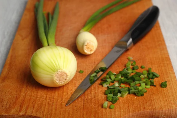 Cebolletas Tabla Cortar — Foto de Stock