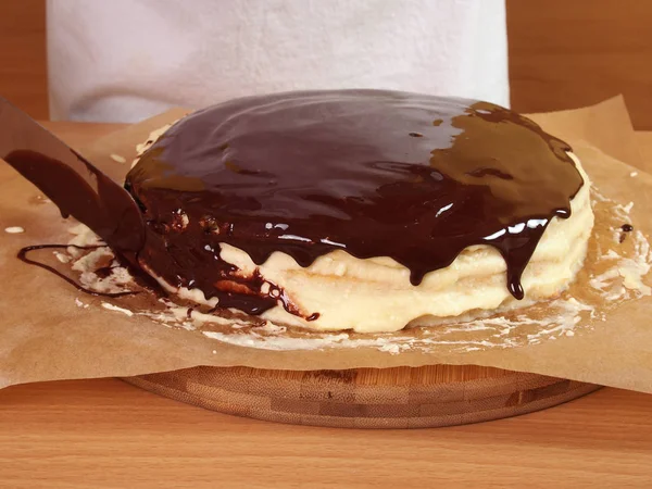 Strati Glassa Glassa Preparare Una Torta Strati Cioccolato Con Ripieno — Foto Stock