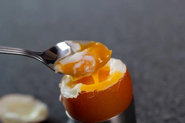 Eten Van Zacht Gekookt Met Lepel — Stockfoto