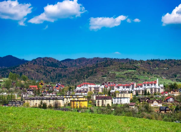 Πόλη Θέρετρο Szczawnica Άνοιξη Πολωνία — Φωτογραφία Αρχείου