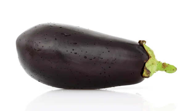 Aubergine Fraîche Isolée Sur Fond Blanc — Photo