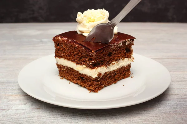 Cream Pie Chocolate Sponge Cake Filled Whipped Cream — Stock Photo, Image