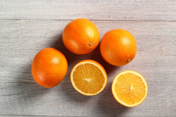 Orange Früchte Auf Hölzernem Hintergrund — Stockfoto