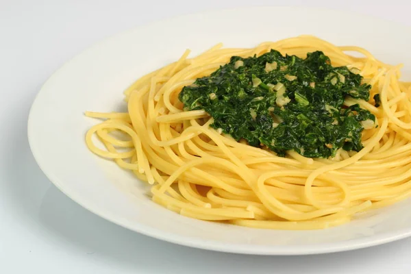 Pasta Gustosa Con Spinaci — Foto Stock