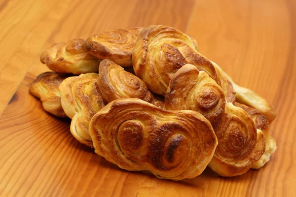 Stapel Van Vers Huisgemaakt Gebak Houten Tafel — Stockfoto