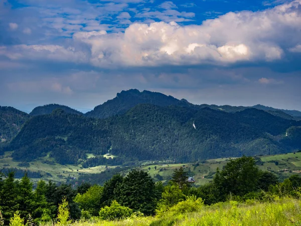 三冠马西夫 什茨瓦尼察附近的皮尼尼山脉 — 图库照片